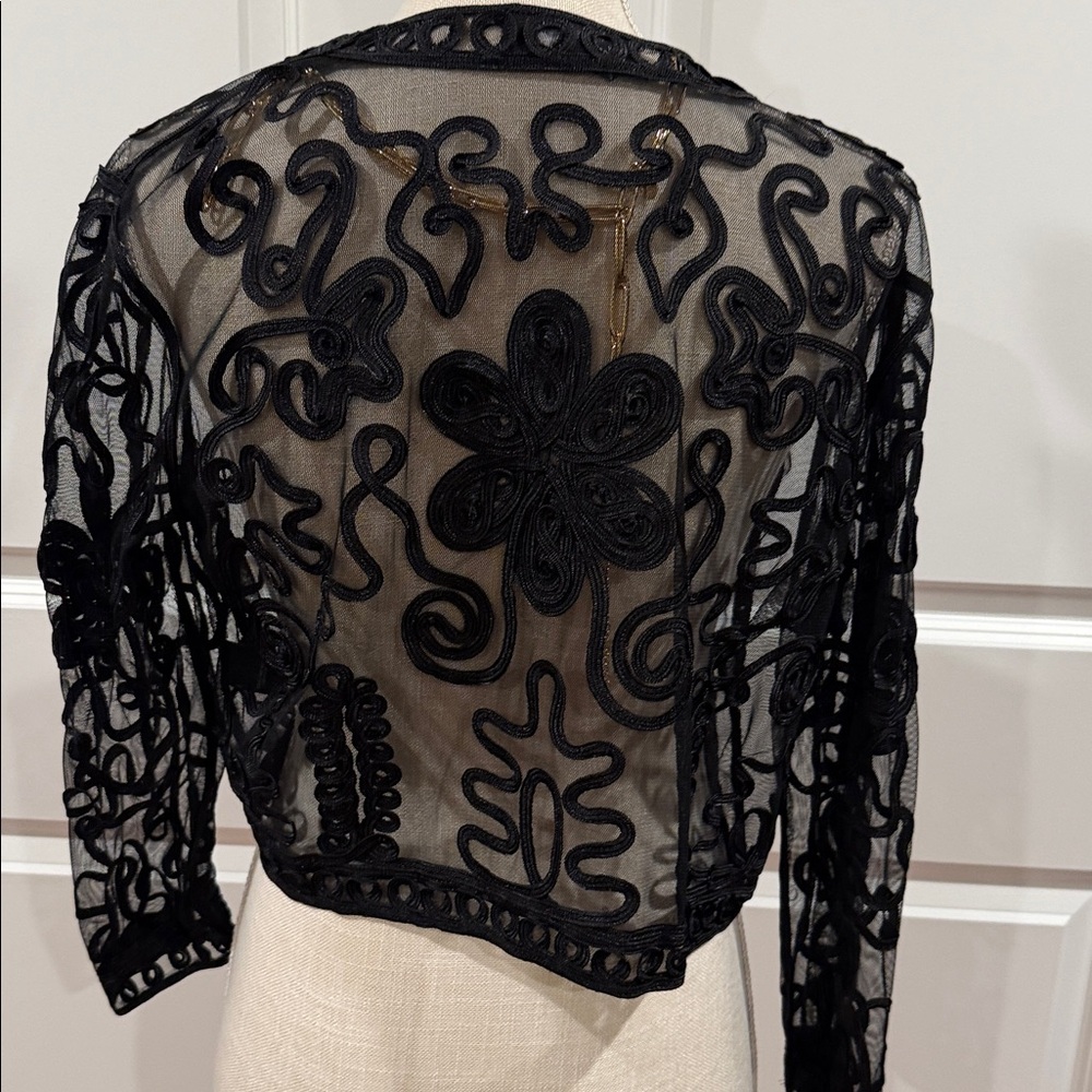 Elegant Black Sheer Lace bolero - Picture 5 of 5